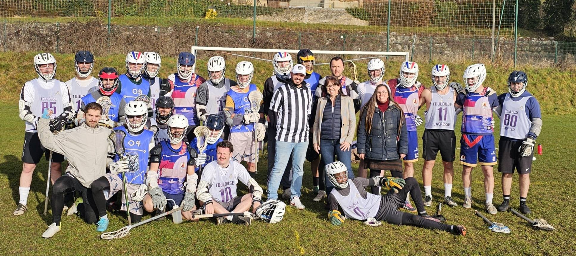 Joueurs réunis lors d’une action lacrosse dans la dynamique départementale.